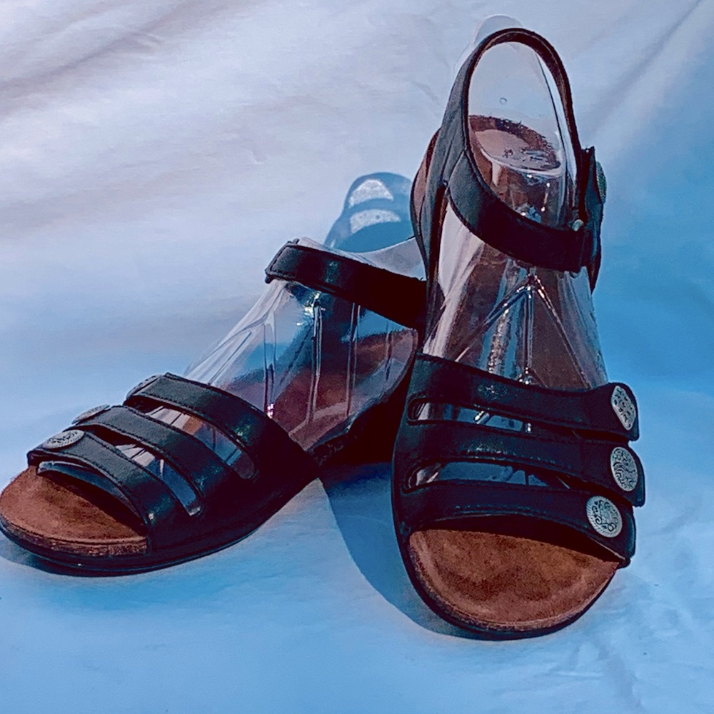 Dansko sandals, new with tags and box, black leather, size 6.5 (37).